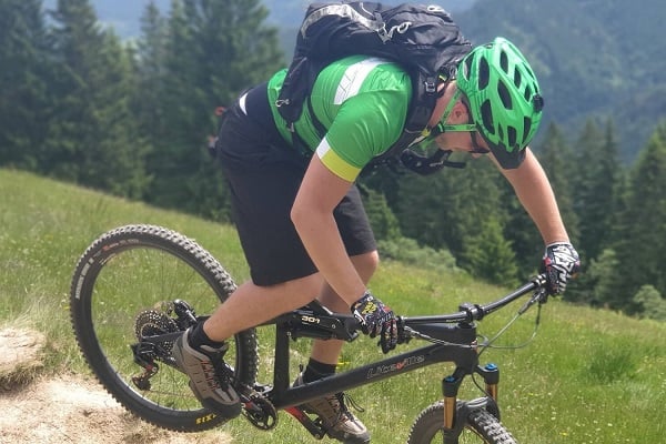 Full suspension of hardtail mountainbike