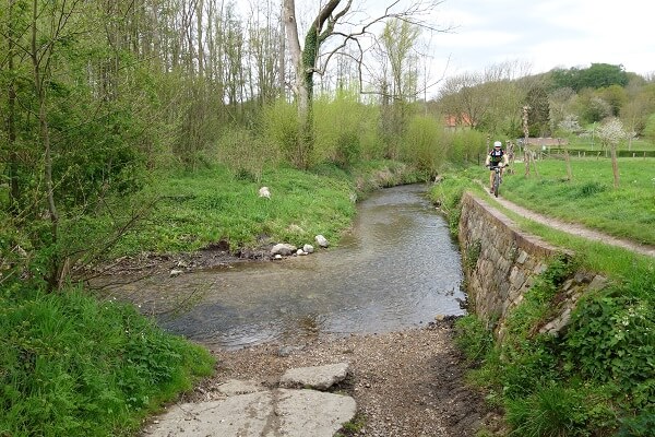 Huur-mountainbikes-Sint-Geertruid-rivier